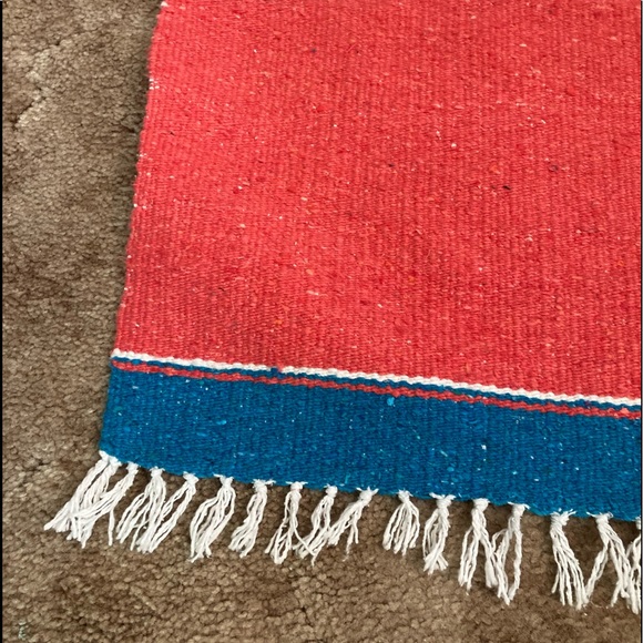 Woven table covering - Picture 4 of 6